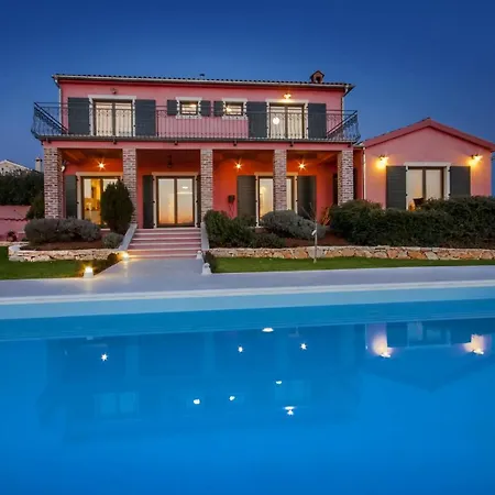 Maddalena Villa *