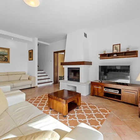 Maddalena Villa *