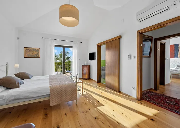 Vila Maddalena Tinjan