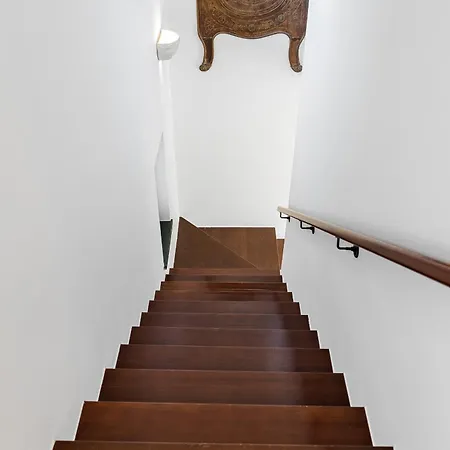 Maddalena Βίλα *