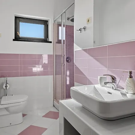 Willa Maddalena Tinjan