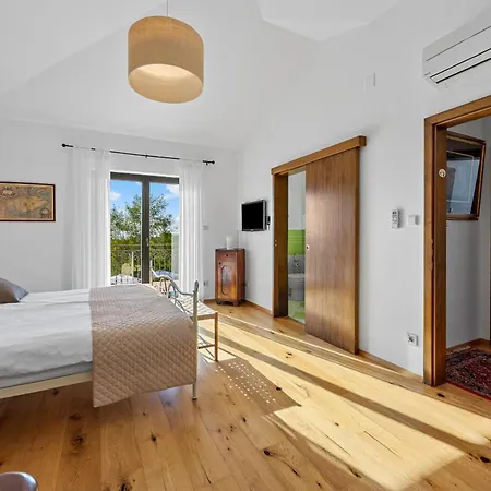 Βίλα Maddalena Tinjan