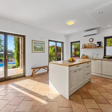 Willa Maddalena Tinjan